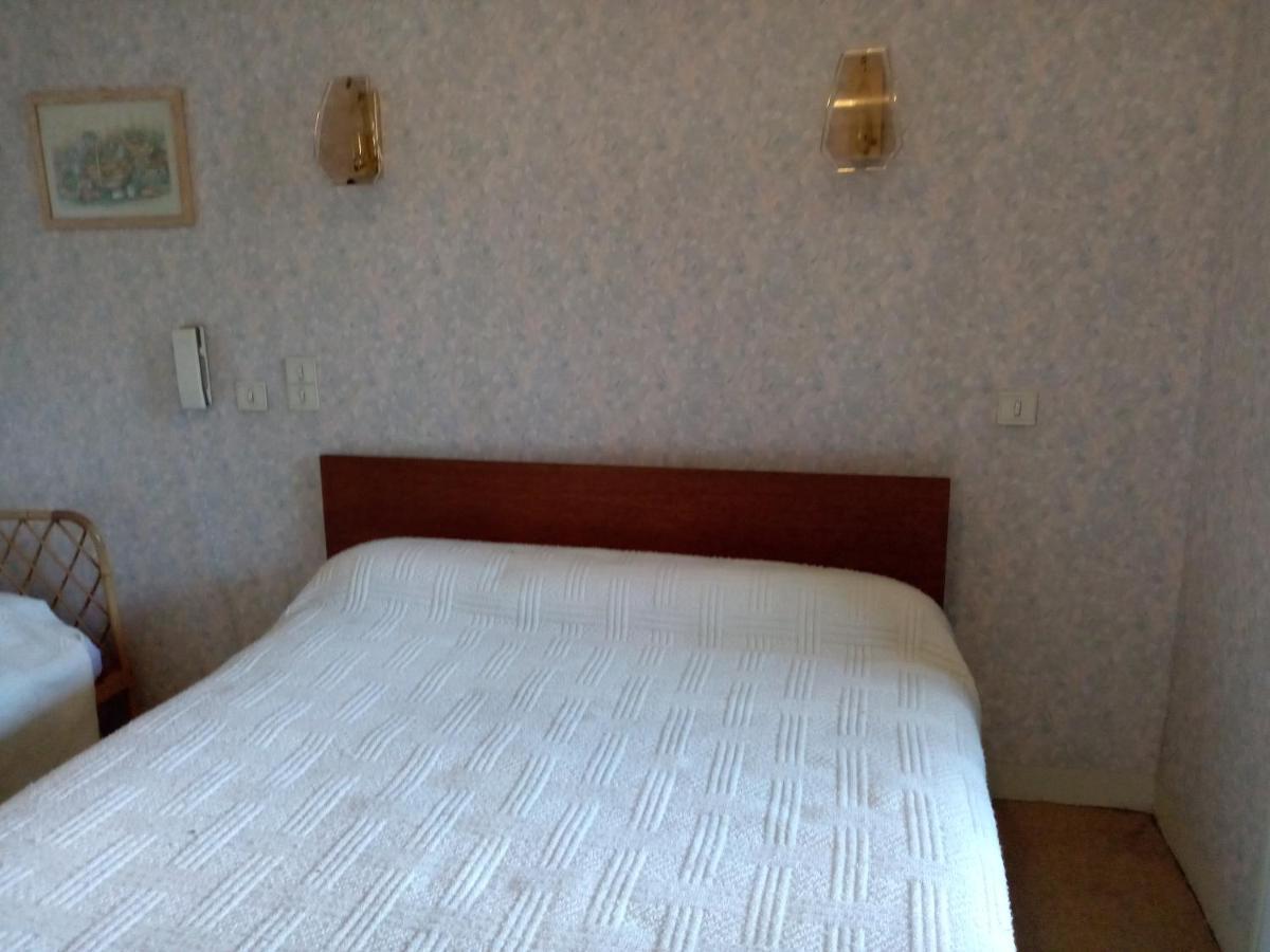 Chambres D'Hotes Des Voyageurs Magnac-Bourg Buitenkant foto
