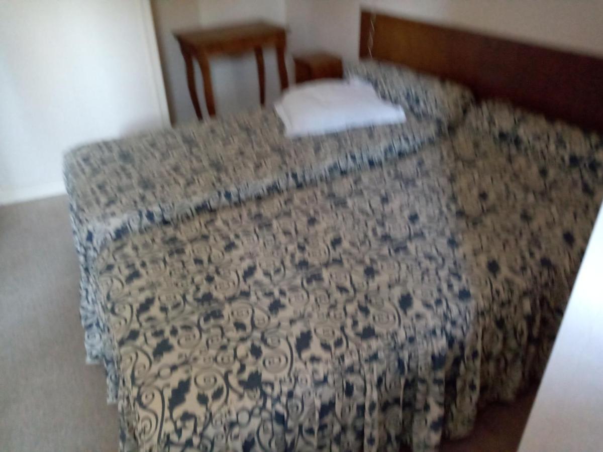 Chambres D'Hotes Des Voyageurs Magnac-Bourg Buitenkant foto